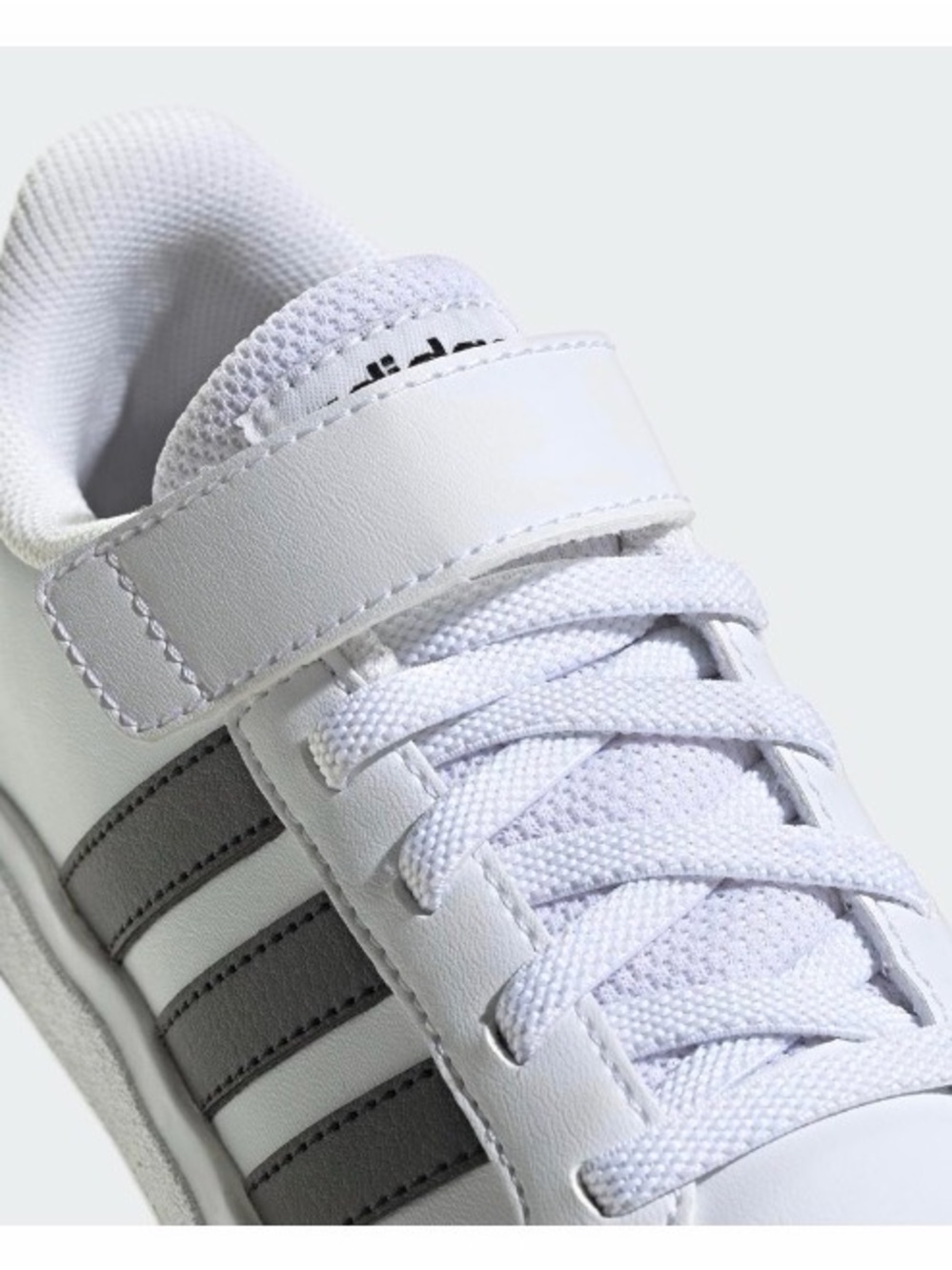 🐾 Kids White adidas Sneakers with Black Stripe Accents - Secure Velcro Closure